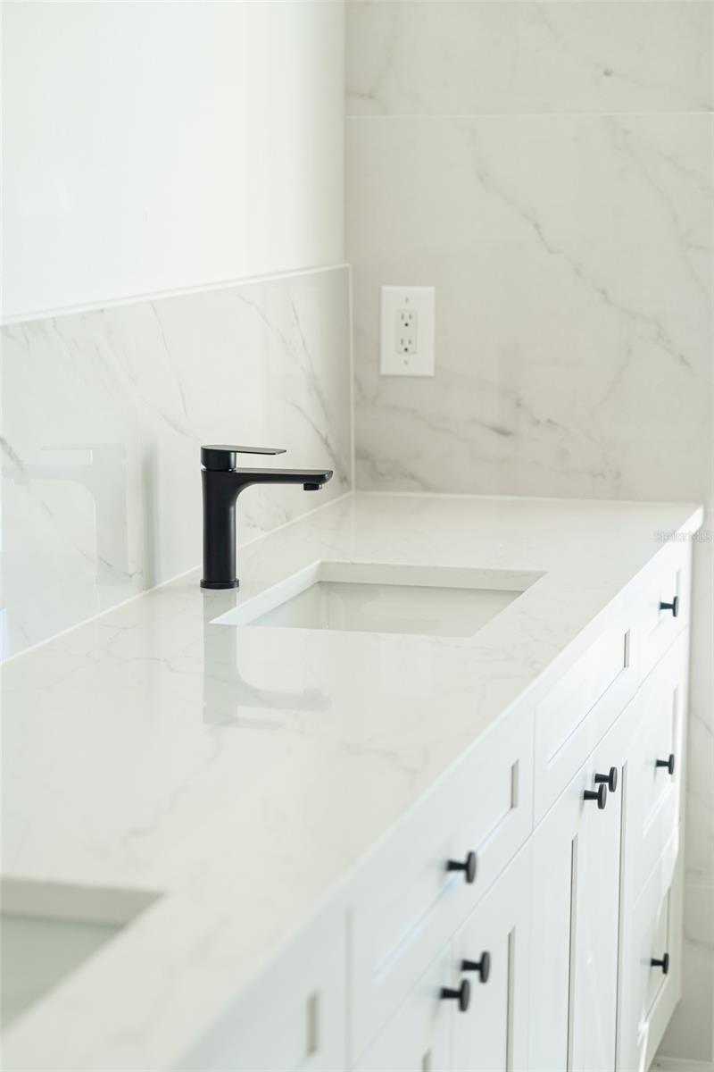 Image 23 of 55 For 210 Tournament Road