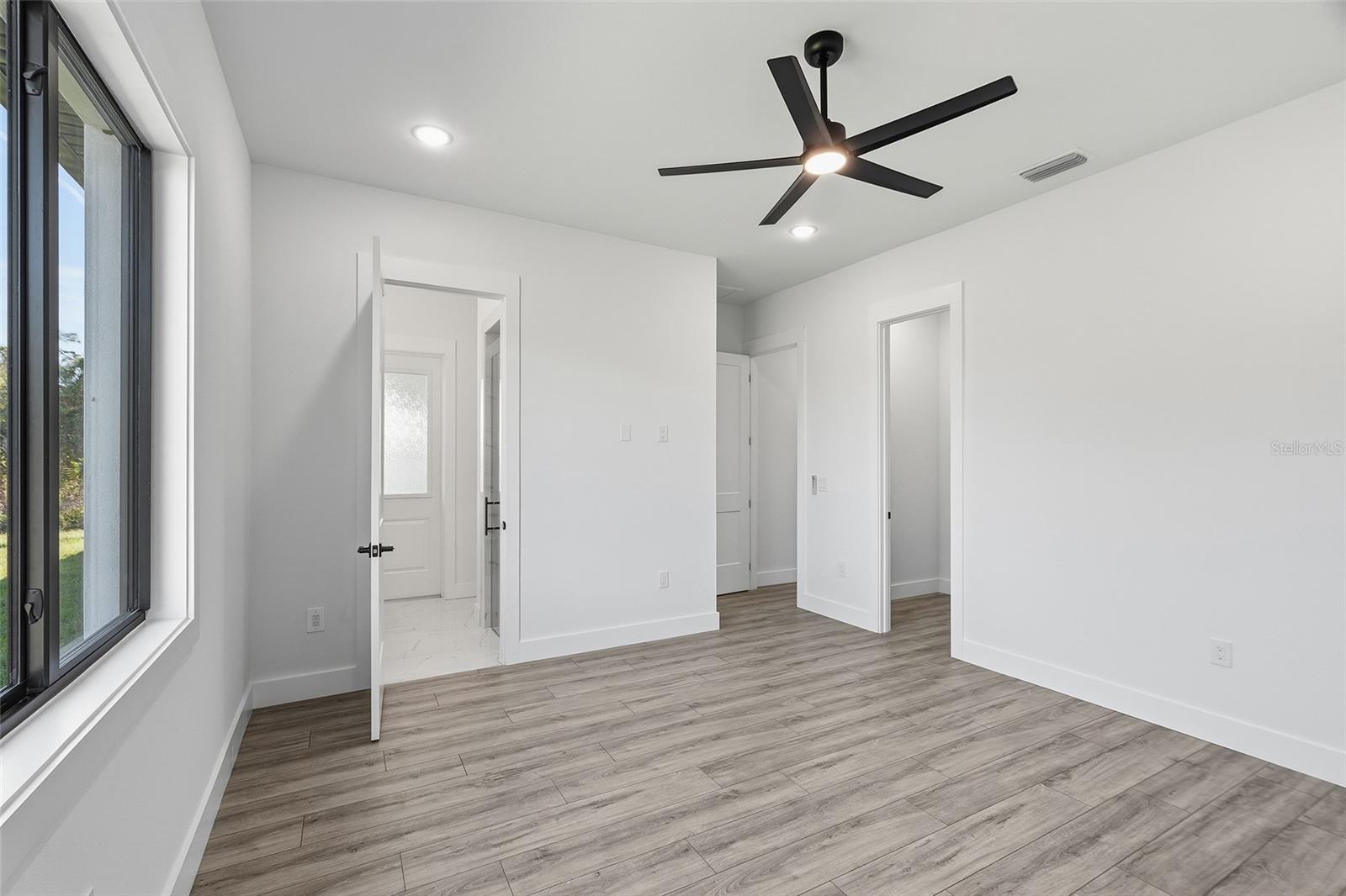 Image 28 of 55 For 210 Tournament Road