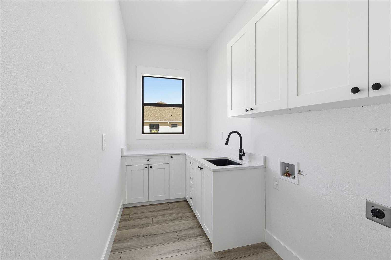 Image 39 of 55 For 210 Tournament Road