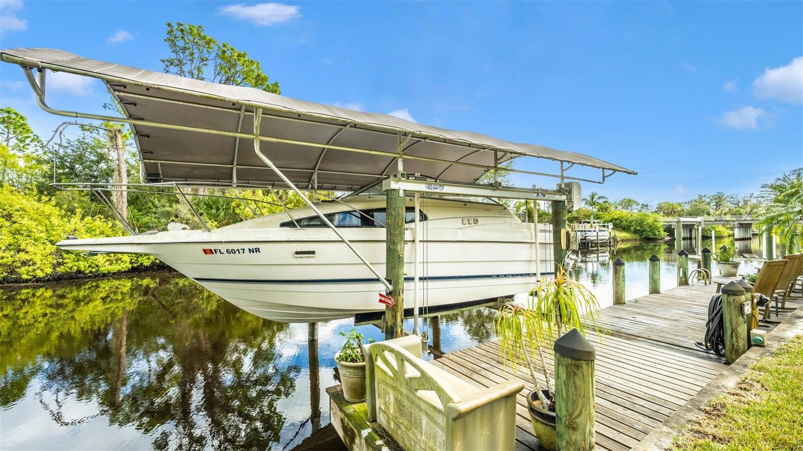 Image 14 of 27 For 552 Mccabe Street