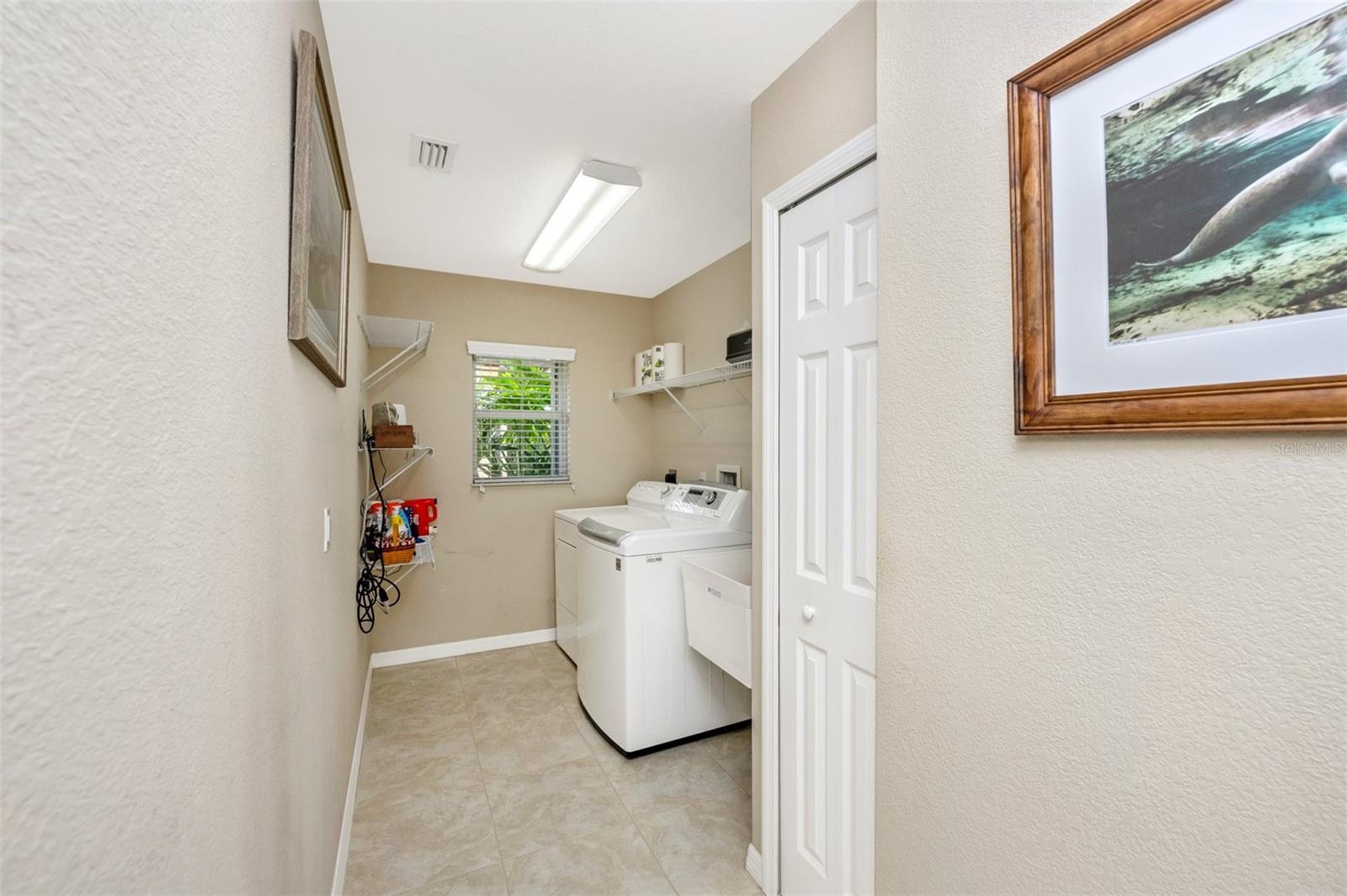 Image 21 of 27 For 552 Mccabe Street