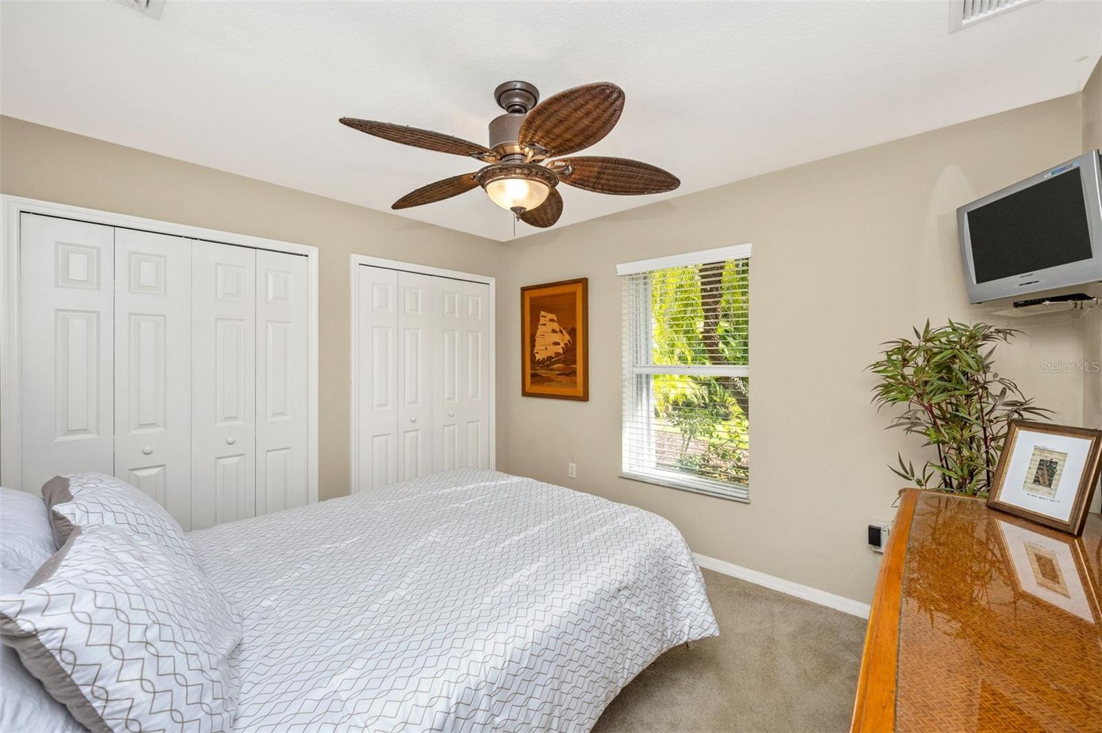 Image 22 of 27 For 552 Mccabe Street