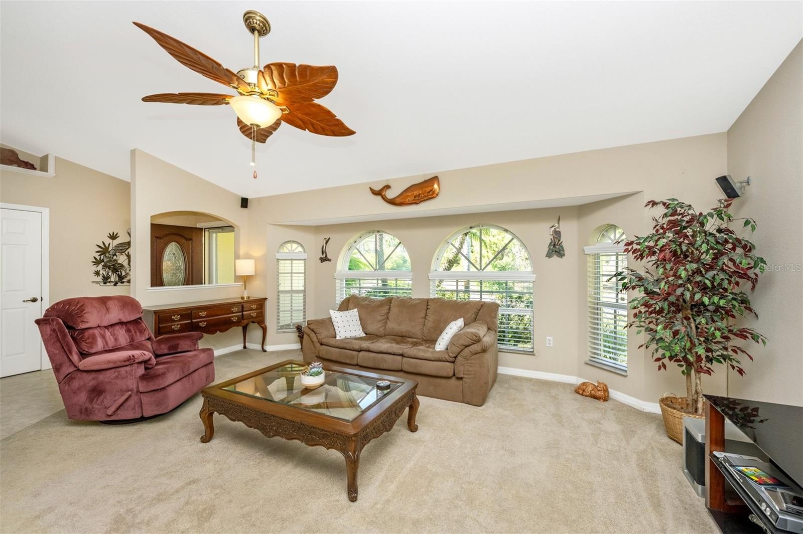 Image 4 of 27 For 552 Mccabe Street