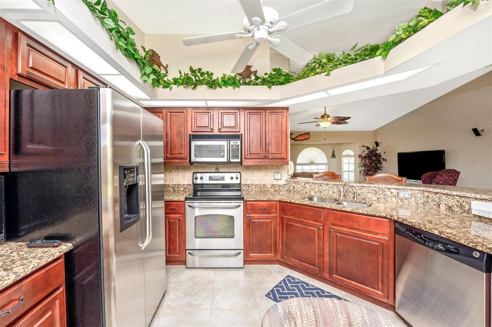 Image 9 of 27 For 552 Mccabe Street