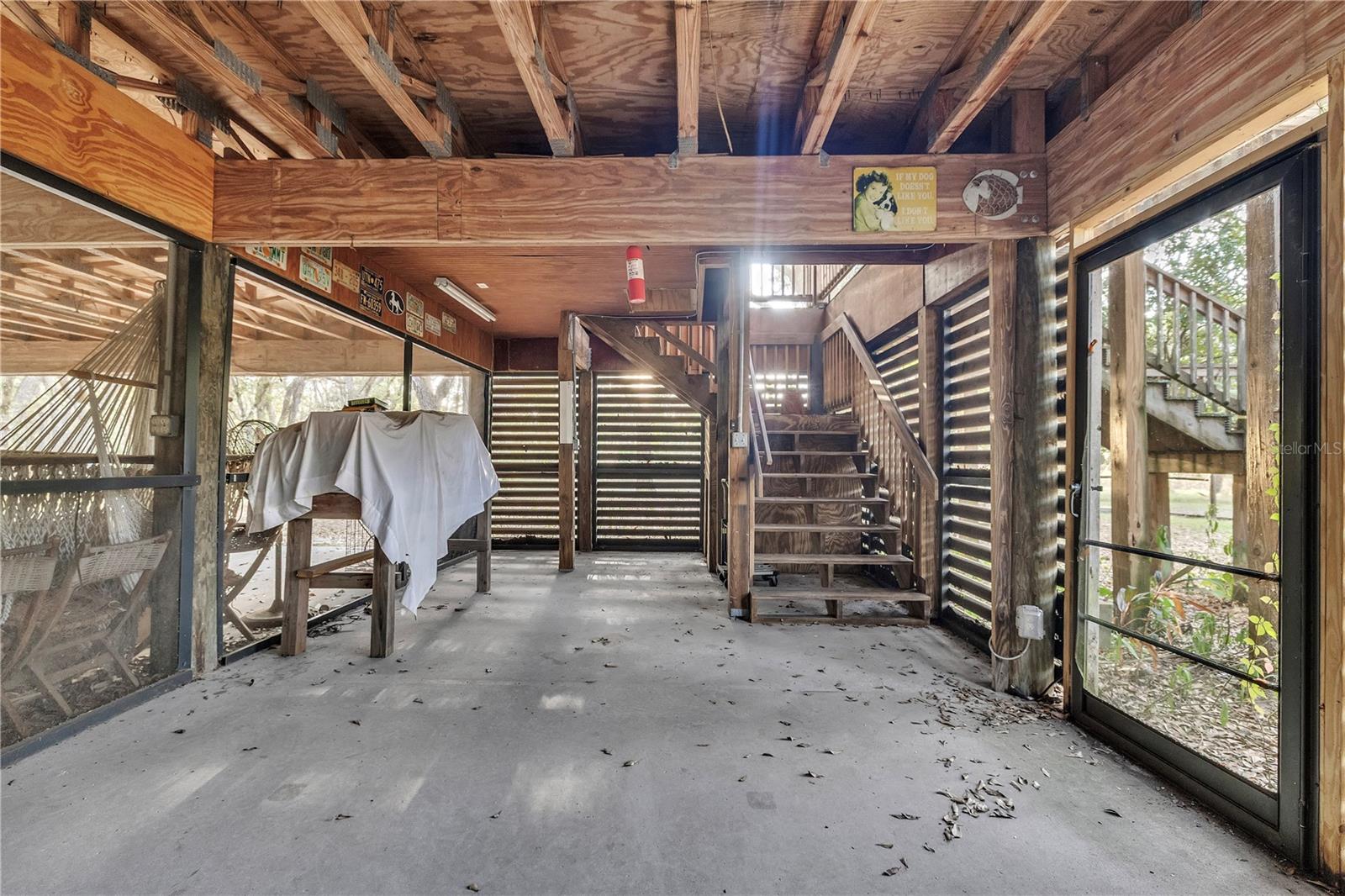 Image 10 of 42 For 8056 Horse Creek Road