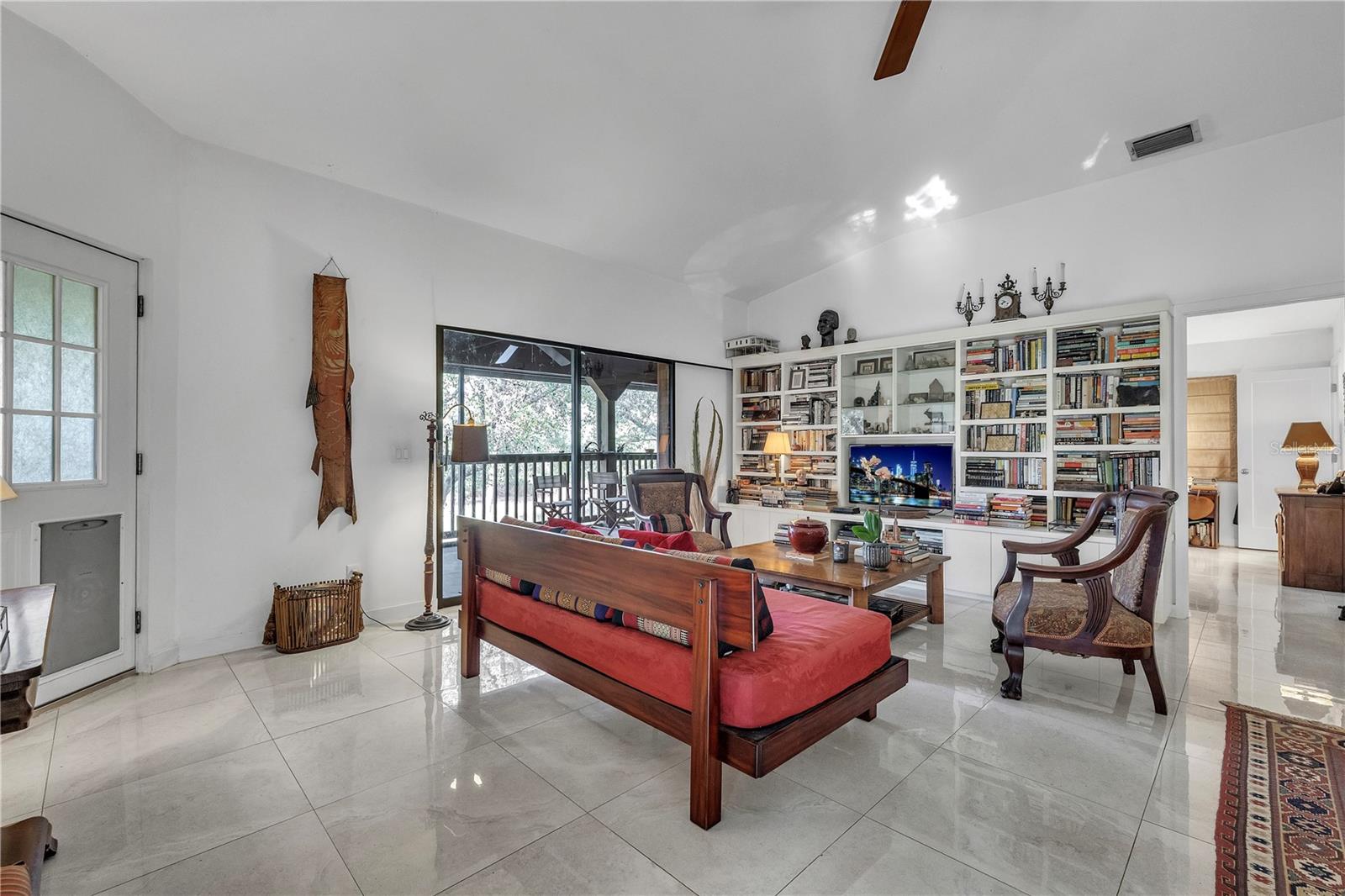 Image 14 of 42 For 8056 Horse Creek Road