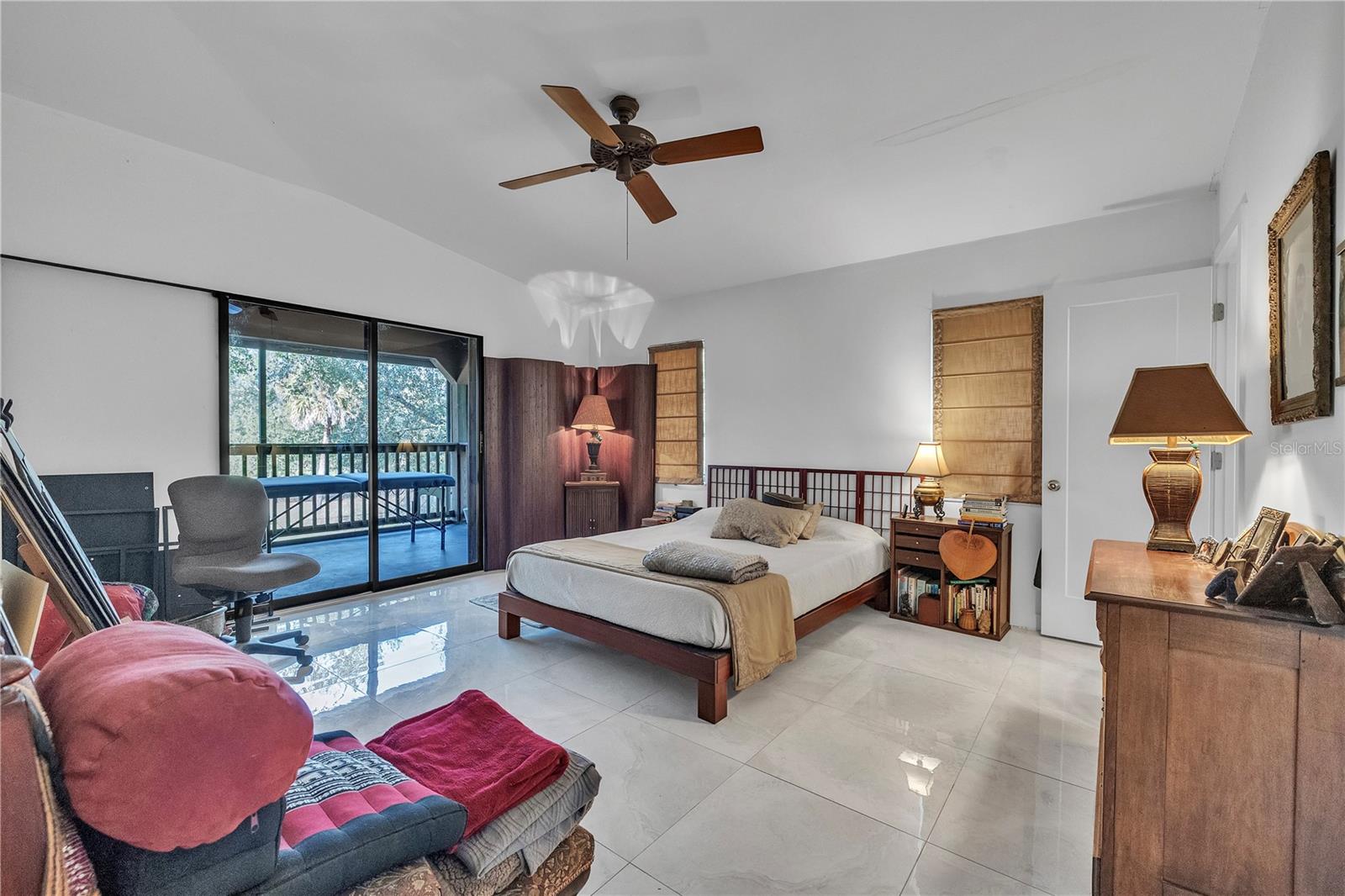 Image 18 of 42 For 8056 Horse Creek Road