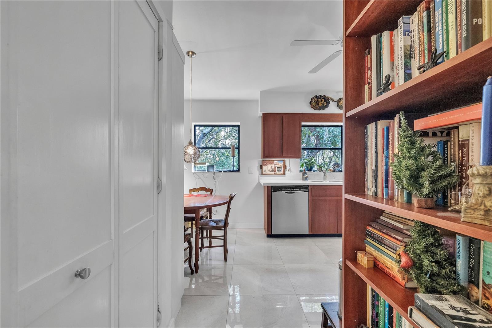 Image 25 of 42 For 8056 Horse Creek Road