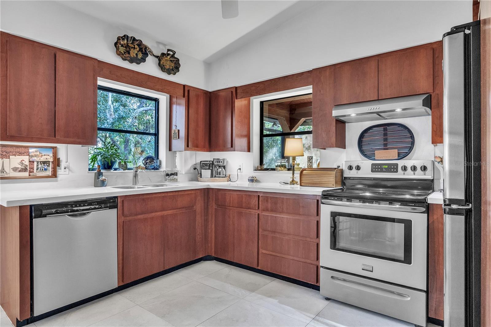 Image 26 of 42 For 8056 Horse Creek Road