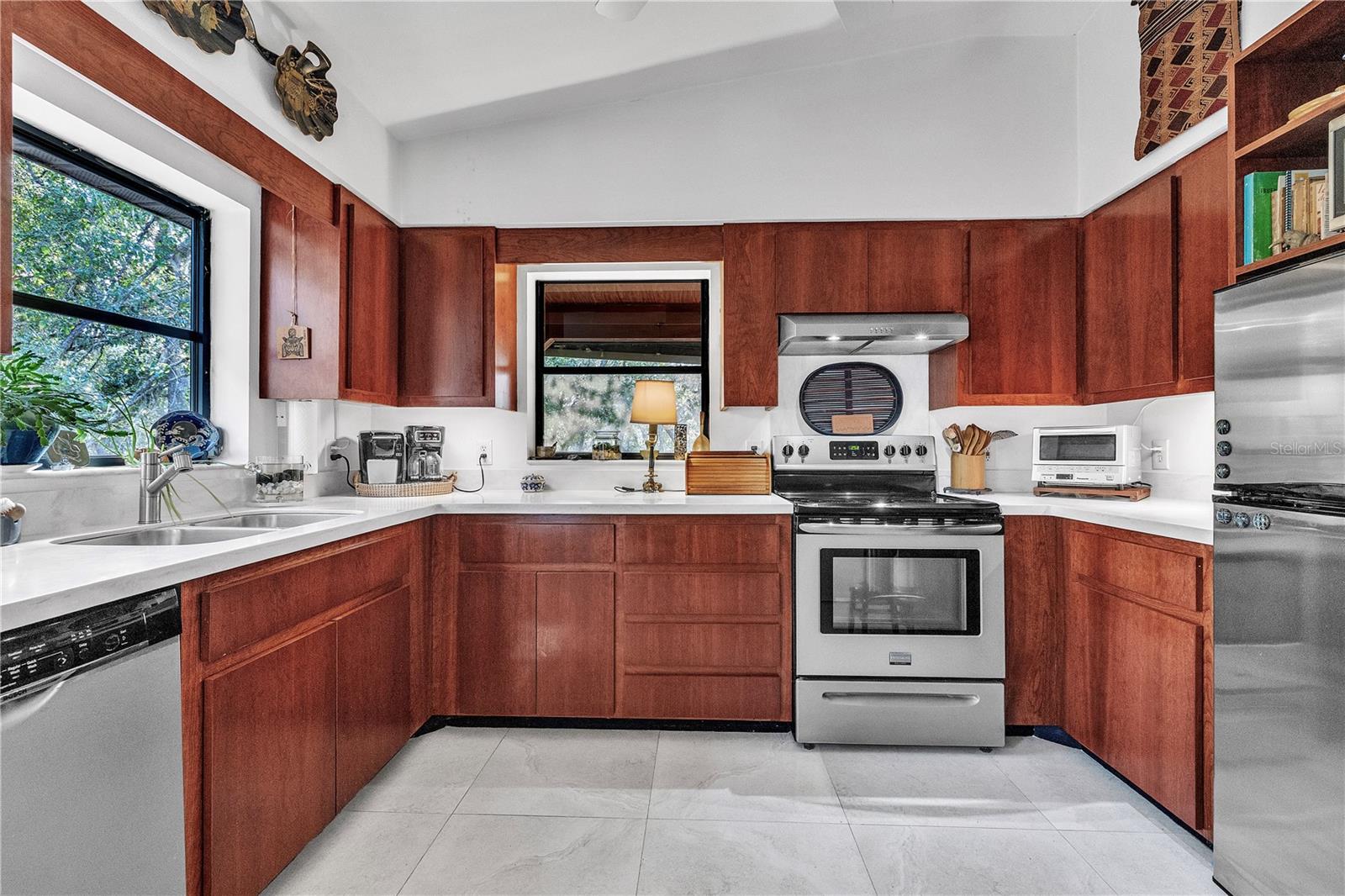 Image 27 of 42 For 8056 Horse Creek Road