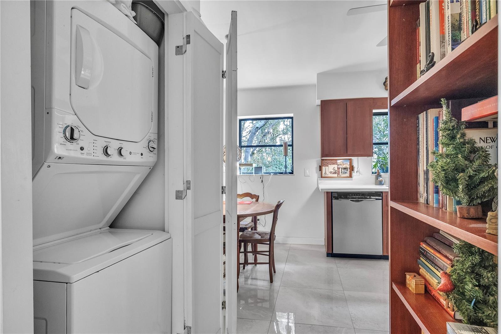 Image 31 of 42 For 8056 Horse Creek Road