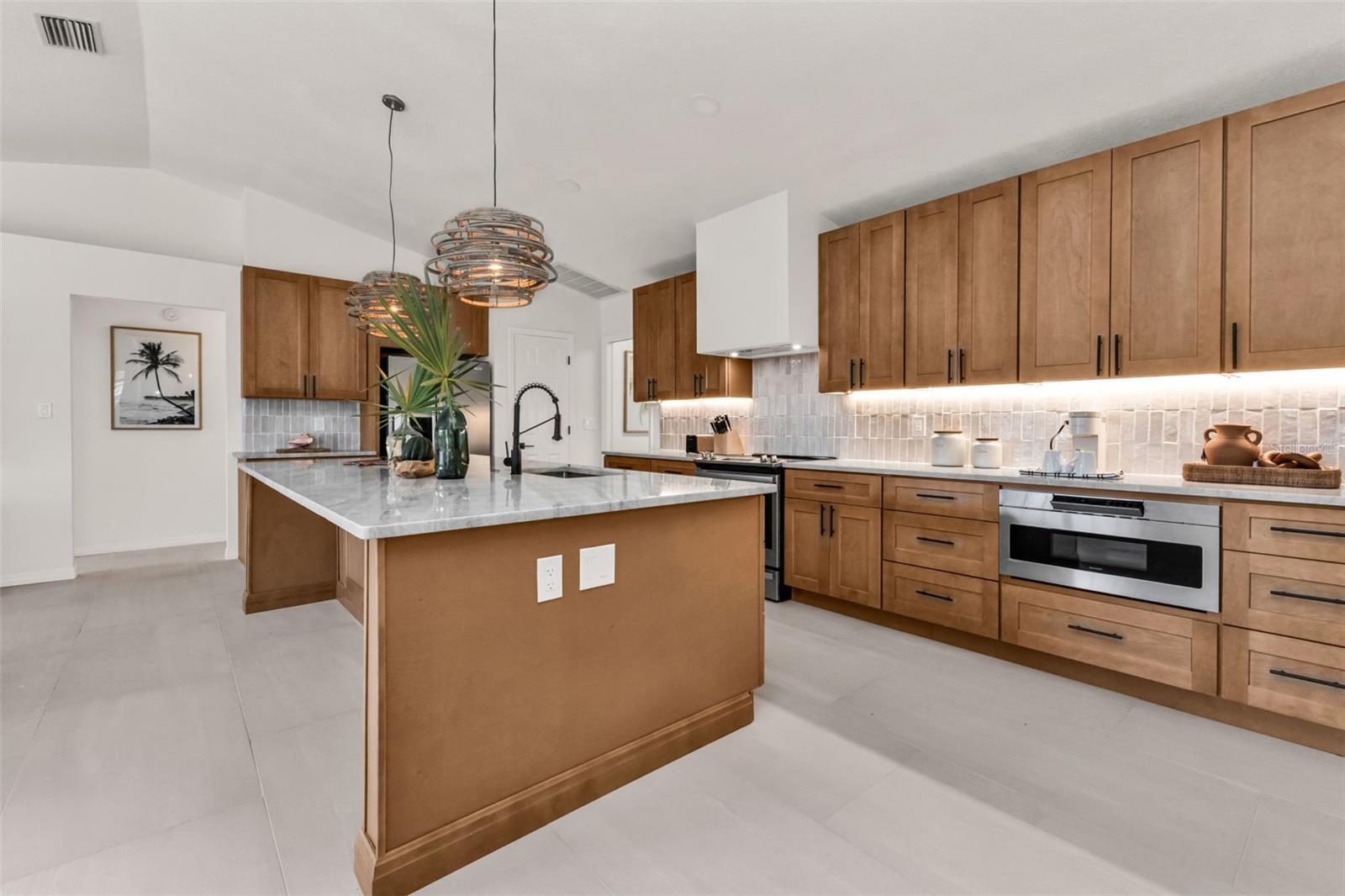 Image 11 of 52 For 730 Lomond Drive