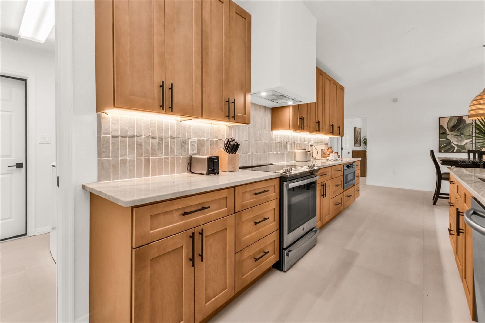 Image 13 of 52 For 730 Lomond Drive