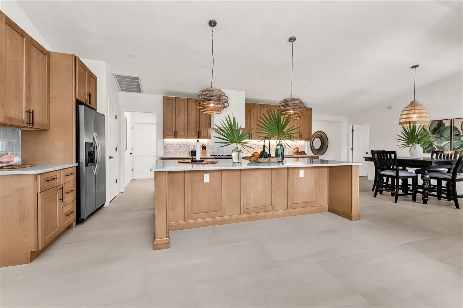 Image 2 of 52 For 730 Lomond Drive