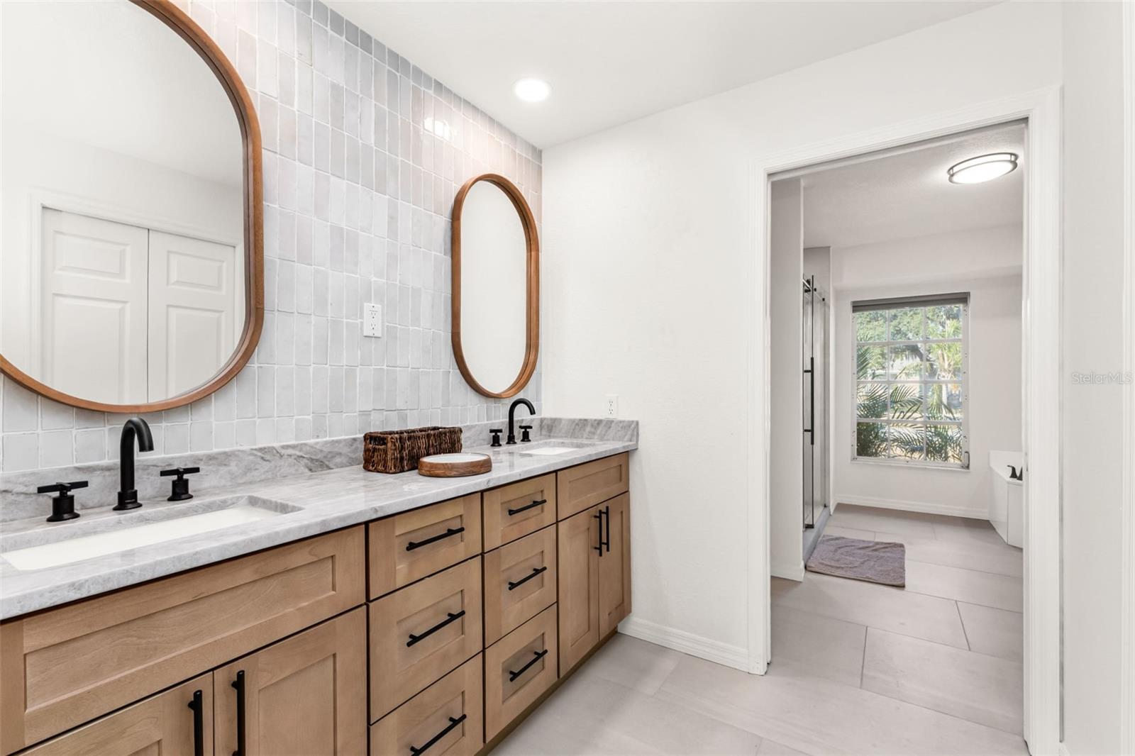 Image 23 of 52 For 730 Lomond Drive