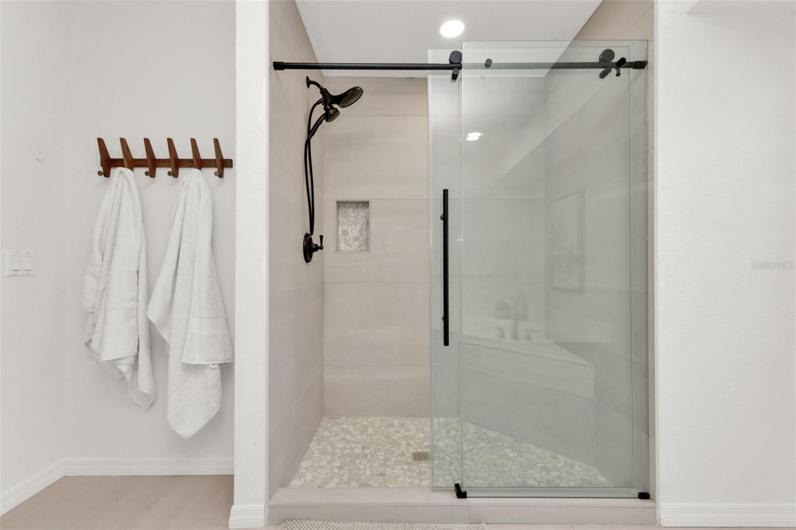 Image 26 of 52 For 730 Lomond Drive