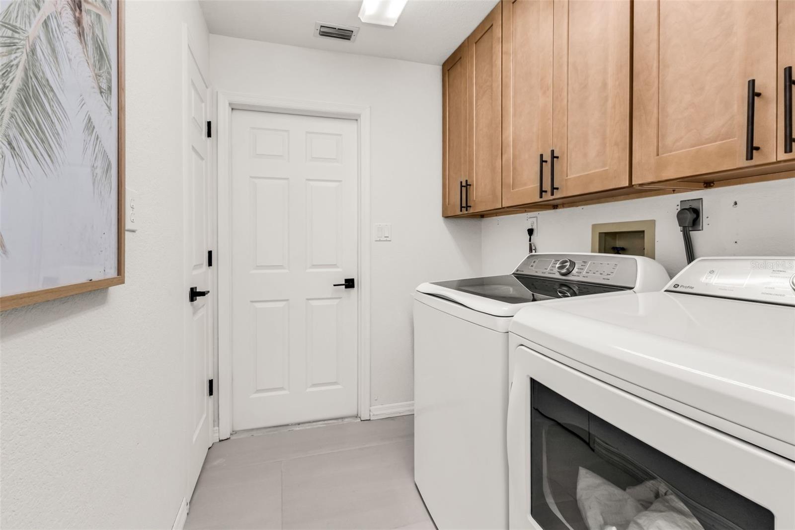 Image 35 of 52 For 730 Lomond Drive