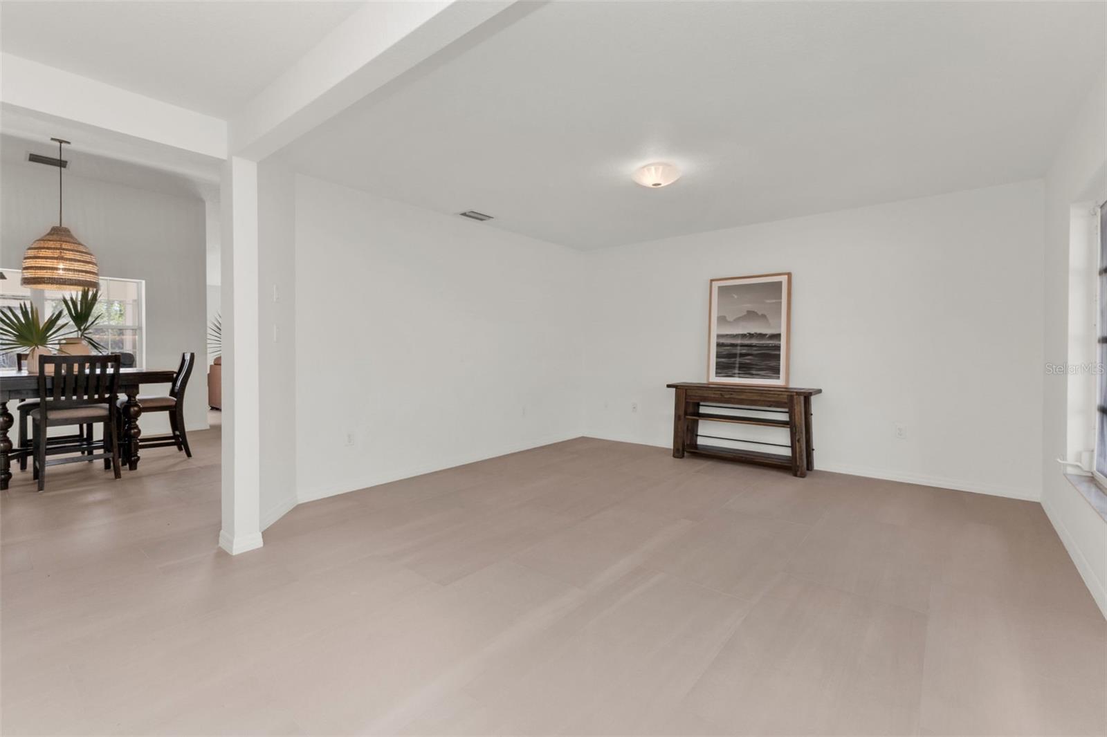 Image 5 of 52 For 730 Lomond Drive