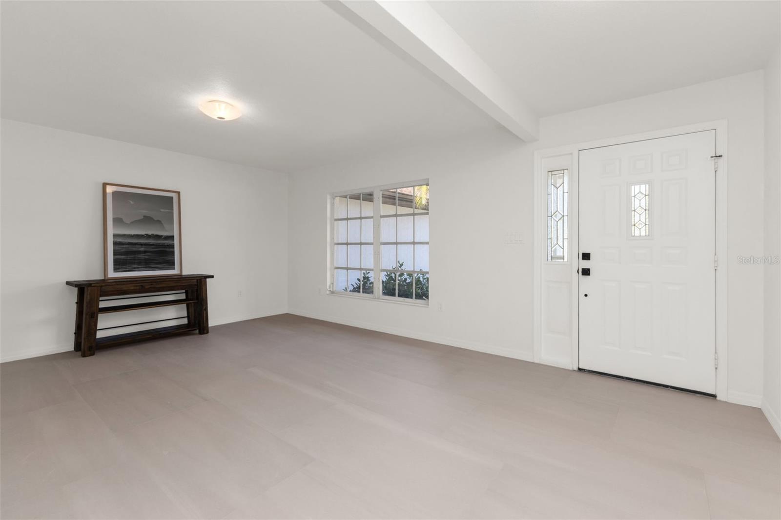 Image 6 of 52 For 730 Lomond Drive