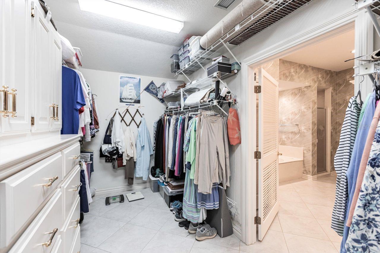 Image 34 of 80 For 2856 Deborah Drive