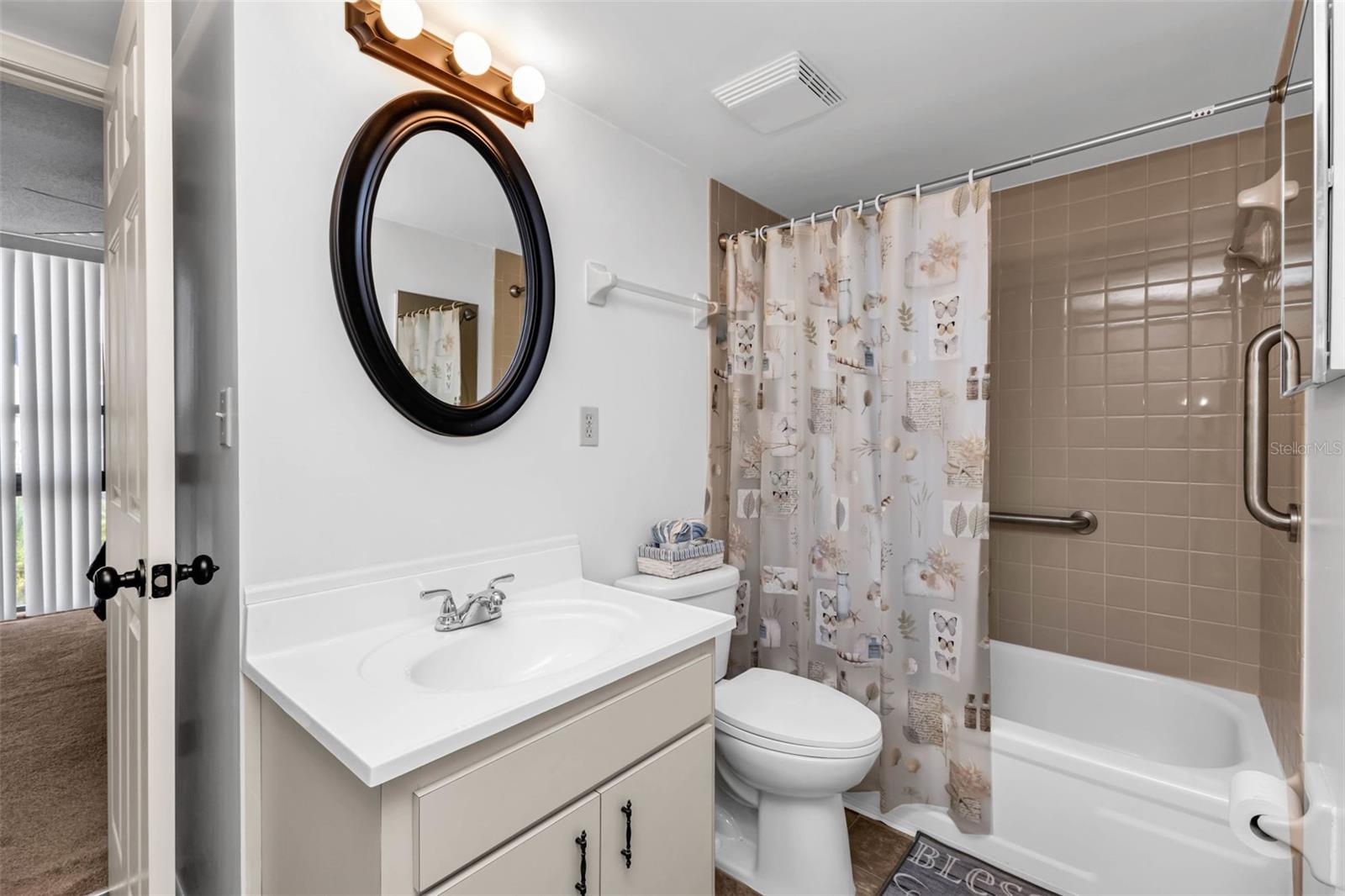 Image 22 of 48 For 21405 Olean Boulevard 208