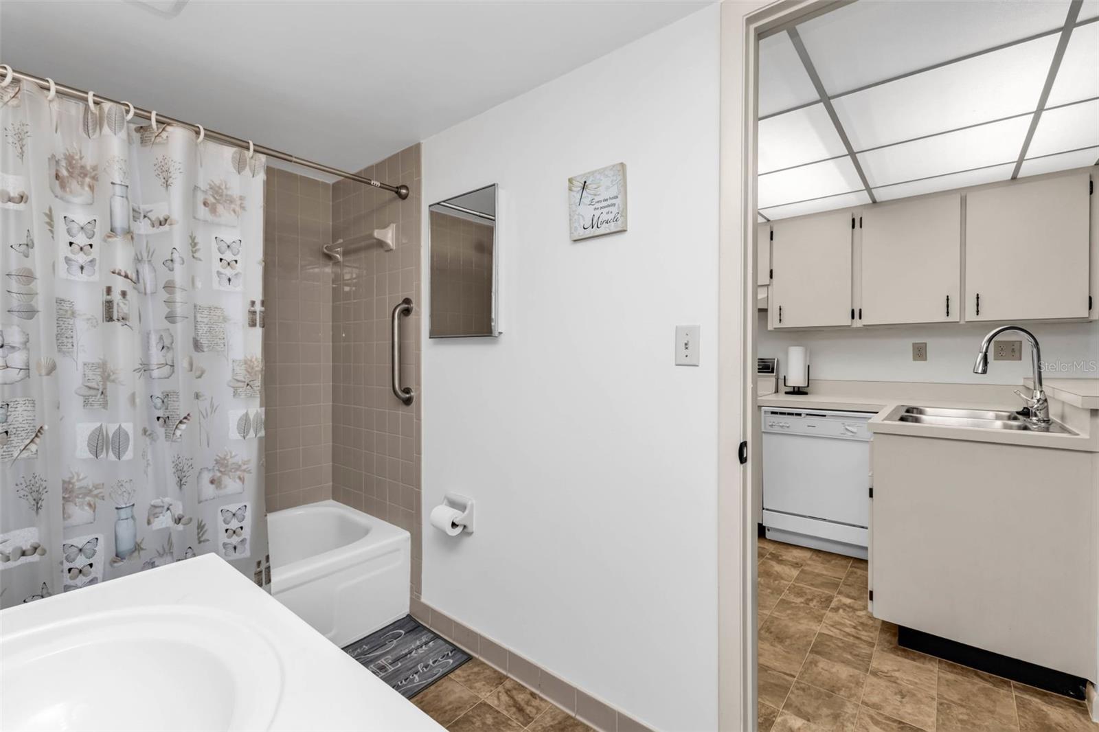 Image 24 of 48 For 21405 Olean Boulevard 208