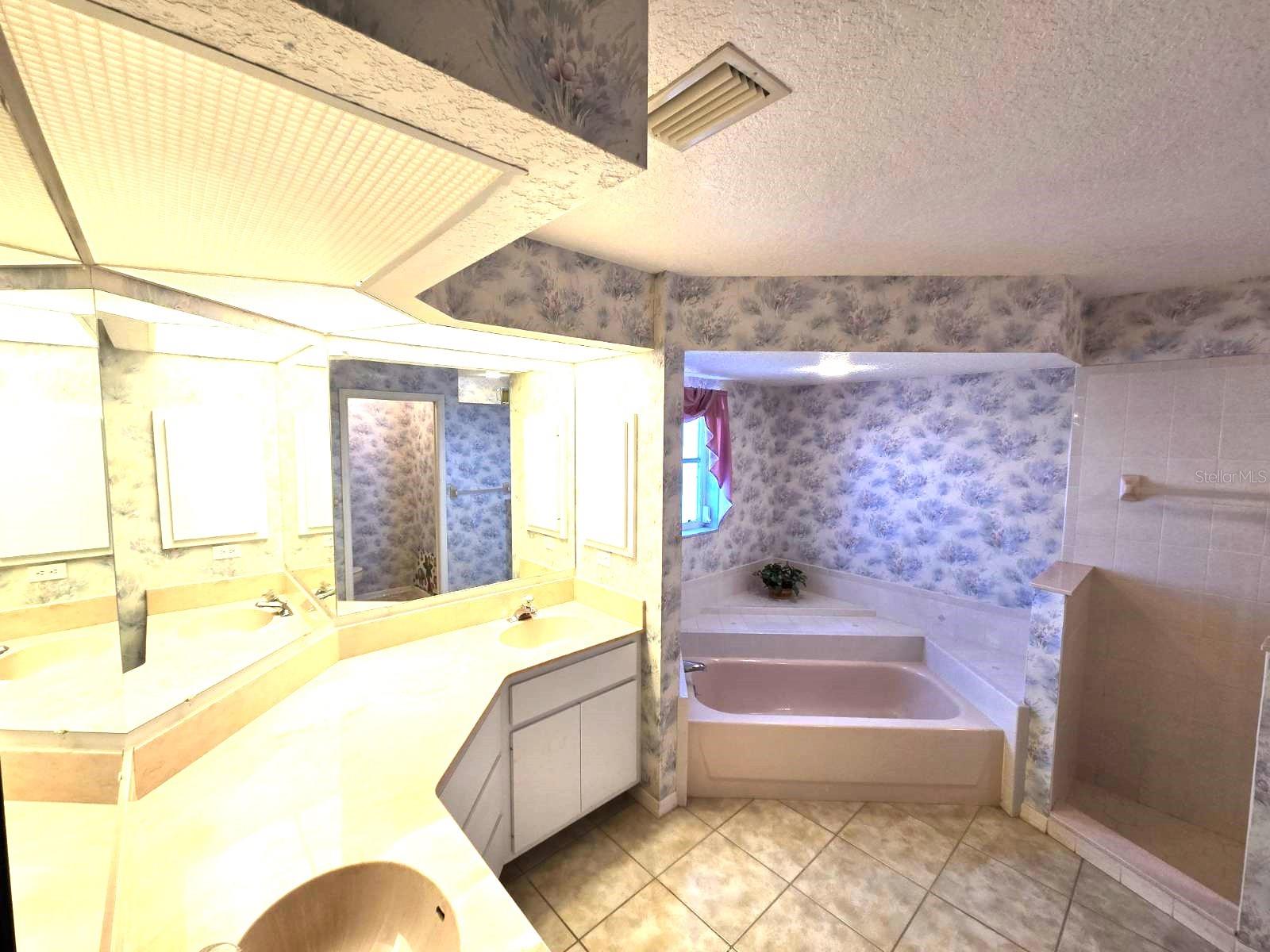 Image 9 of 39 For 25170 Obelisk Court