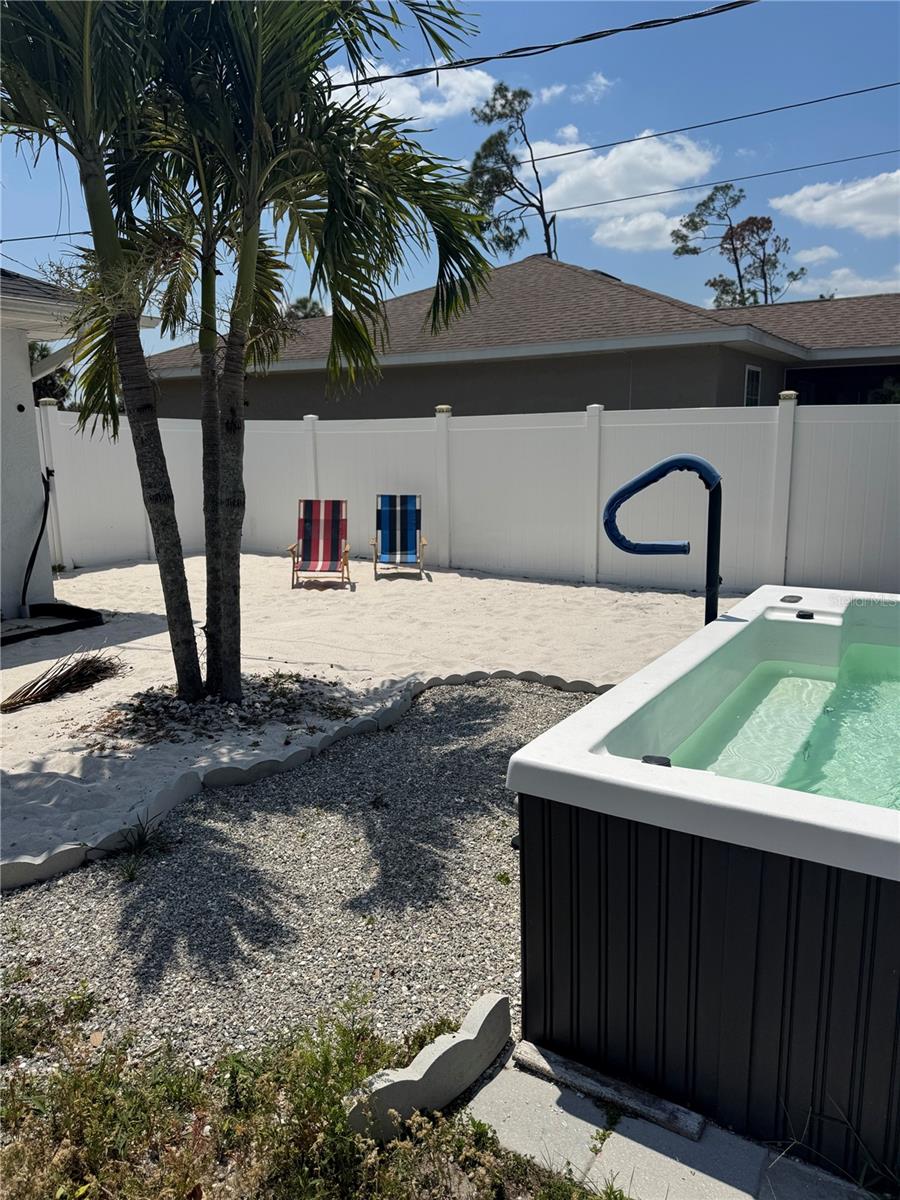 Image 16 of 24 For 1236 Fleetwood Drive Nw