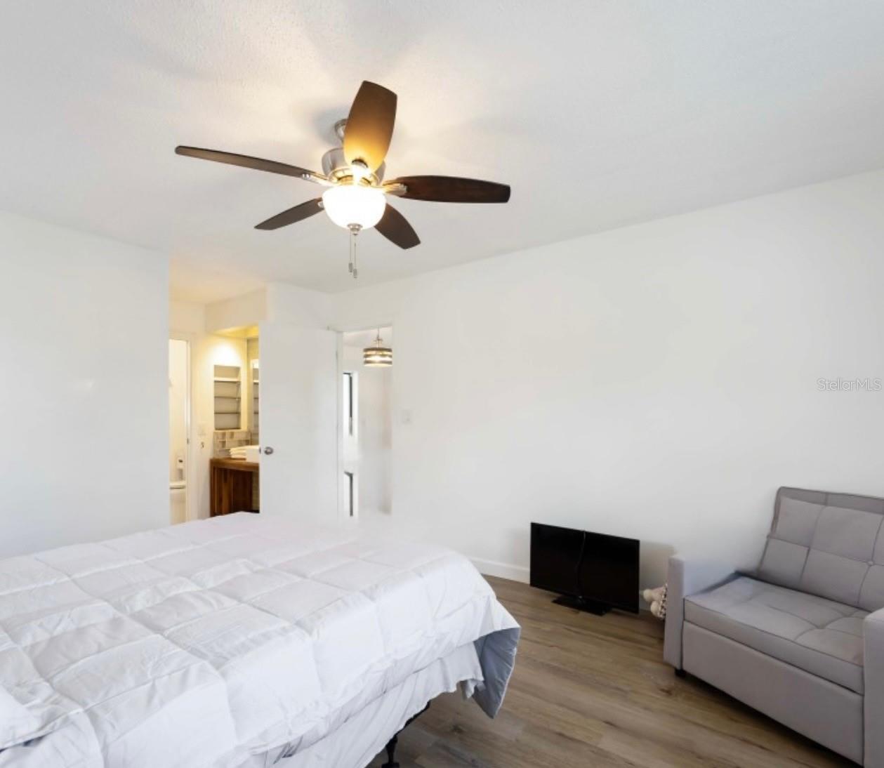 Image 5 of 24 For 1236 Fleetwood Drive Nw