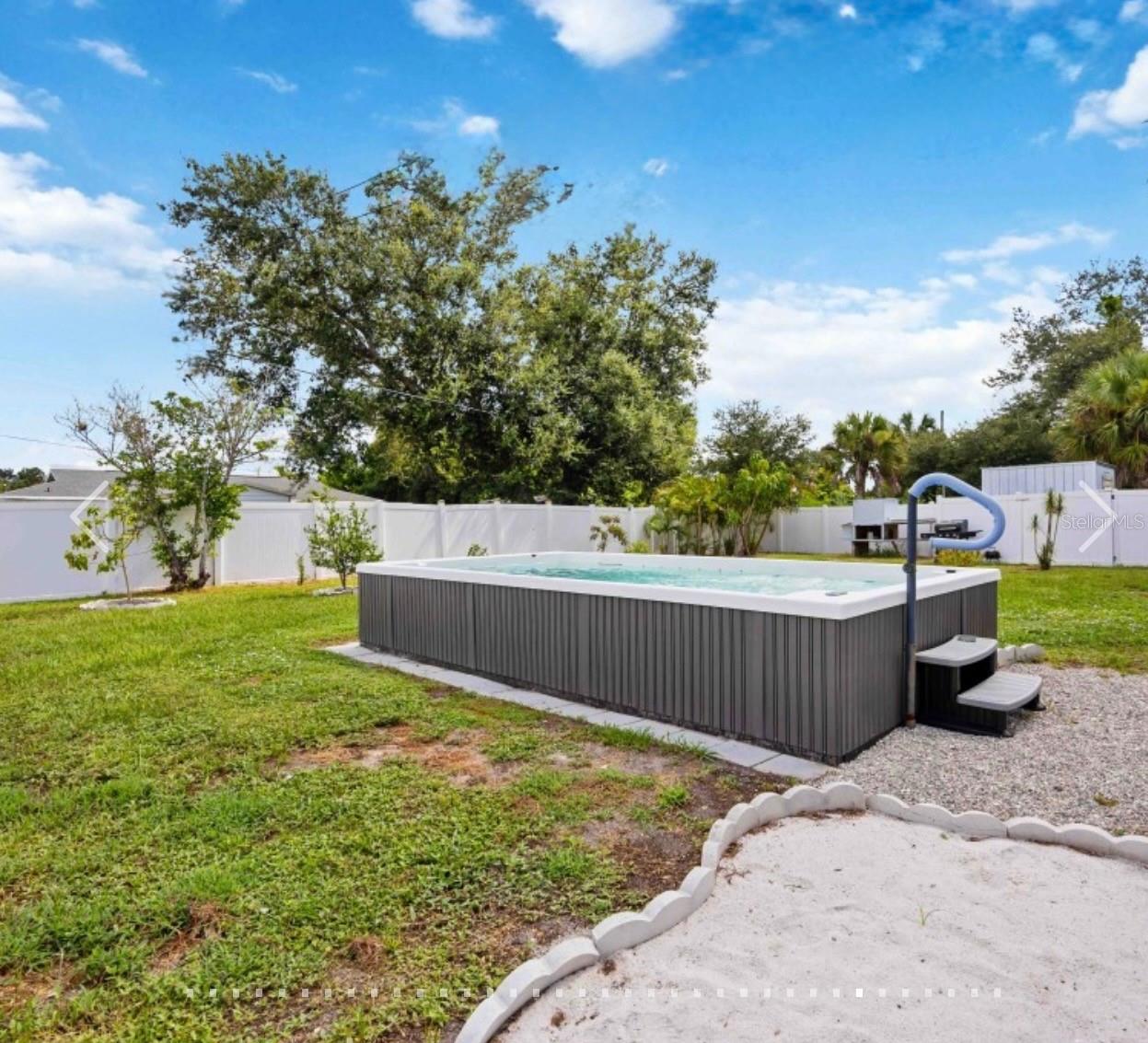 Image 8 of 24 For 1236 Fleetwood Drive Nw