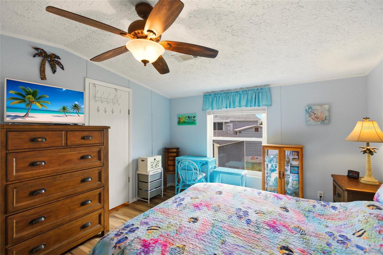 Image 18 of 56 For 15 Cardinal B15