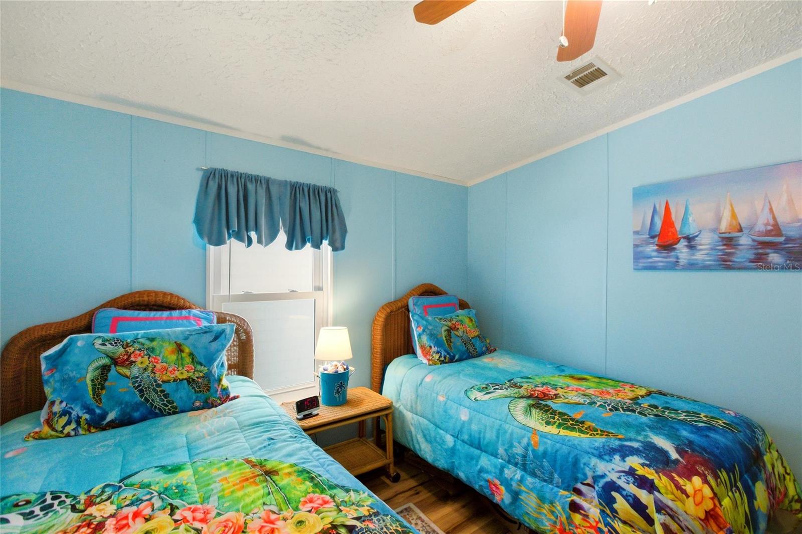 Image 24 of 56 For 15 Cardinal B15