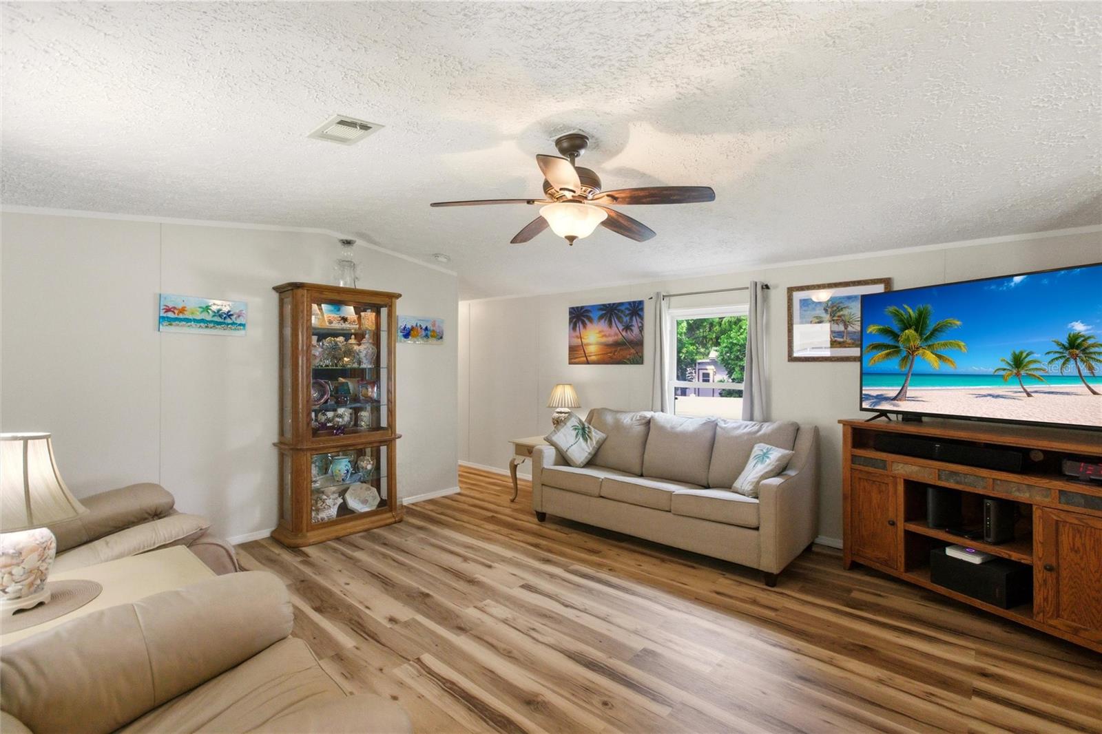 Image 7 of 56 For 15 Cardinal B15