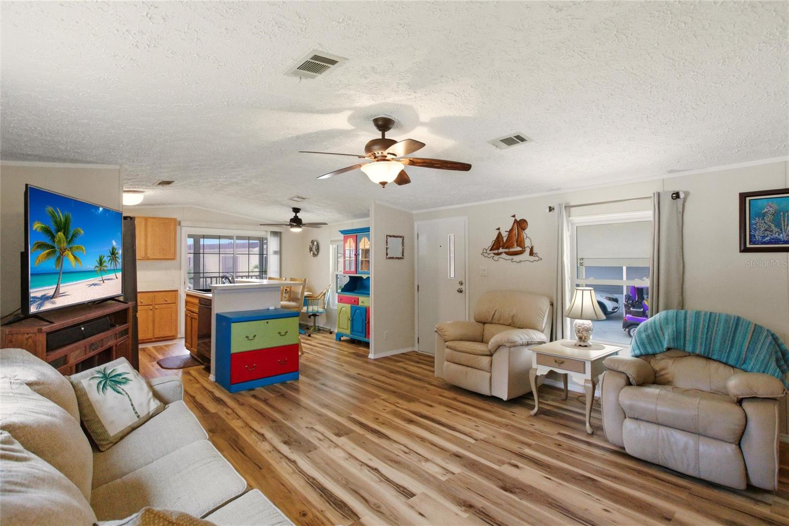 Image 9 of 56 For 15 Cardinal B15