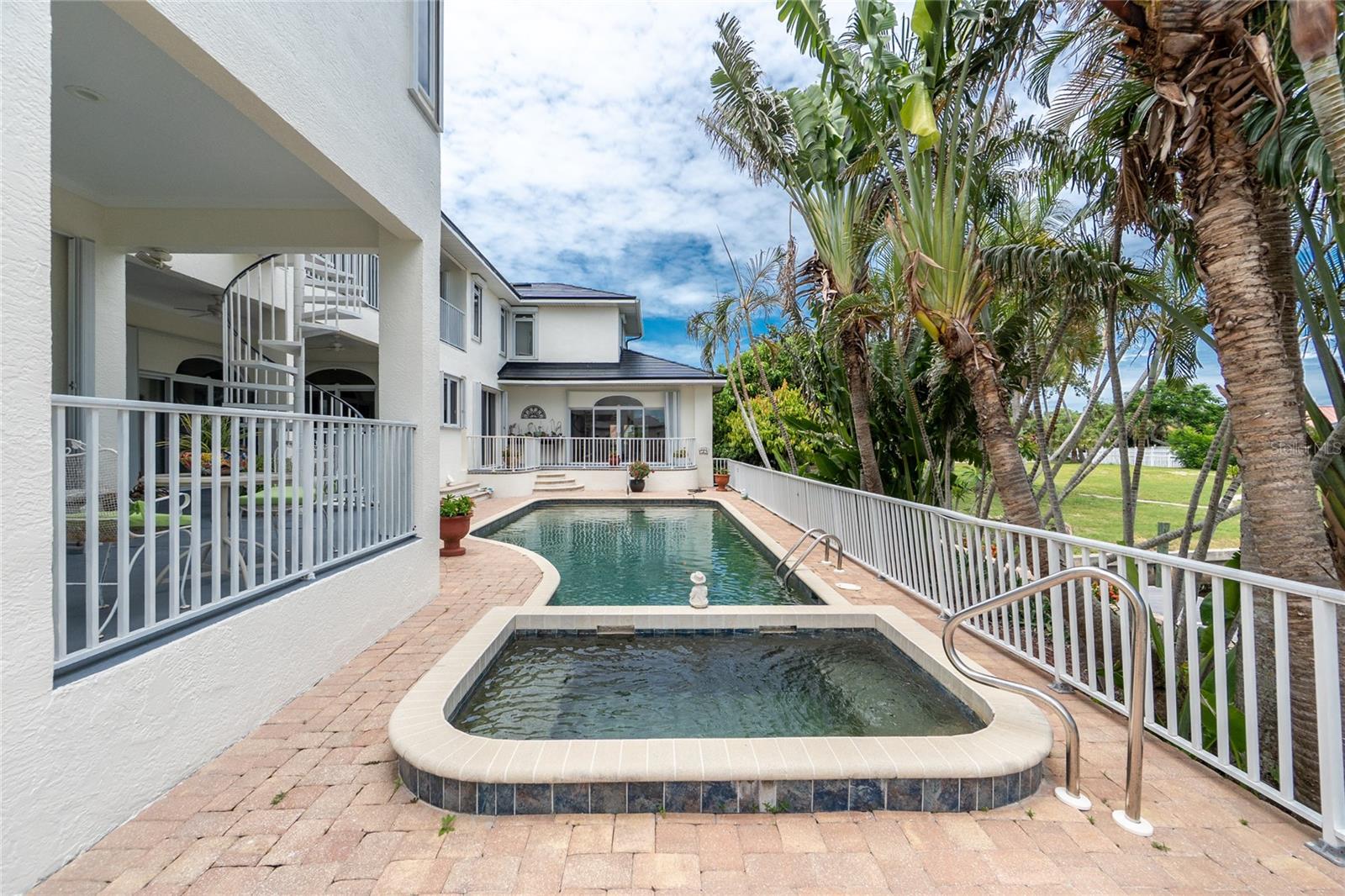 Image 100 of 100 For 202 George Road Se