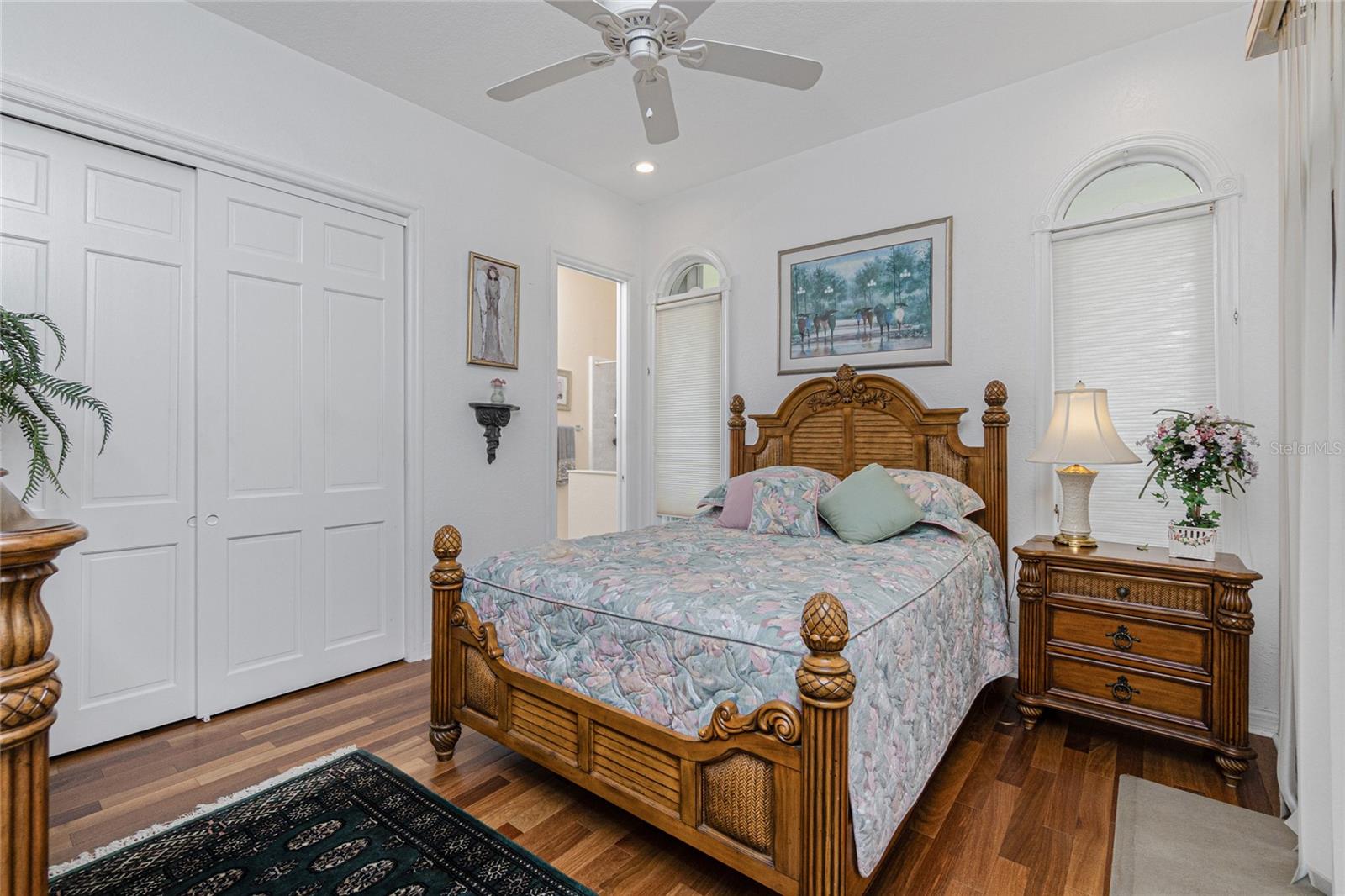 Image 11 of 100 For 202 George Road Se