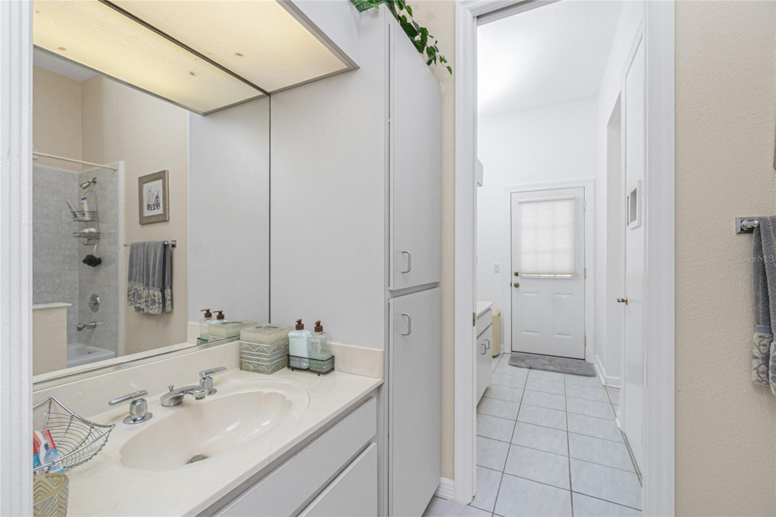 Image 13 of 100 For 202 George Road Se