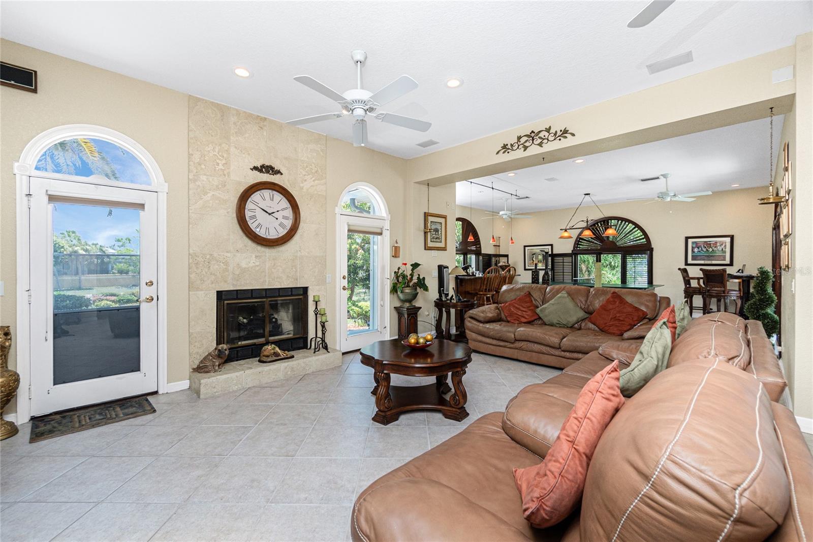 Image 24 of 100 For 202 George Road Se