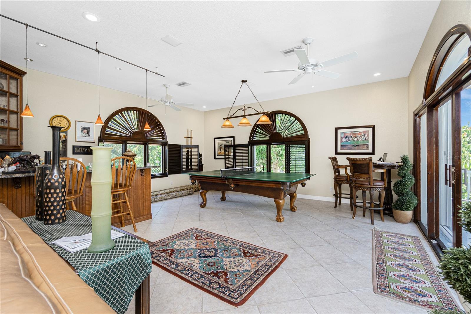 Image 27 of 100 For 202 George Road Se