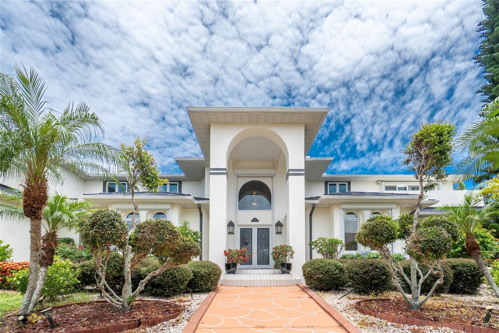 Image 3 of 100 For 202 George Road Se