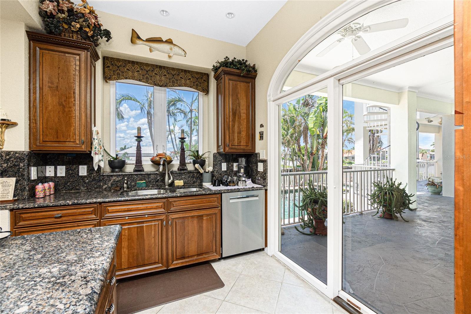 Image 39 of 100 For 202 George Road Se