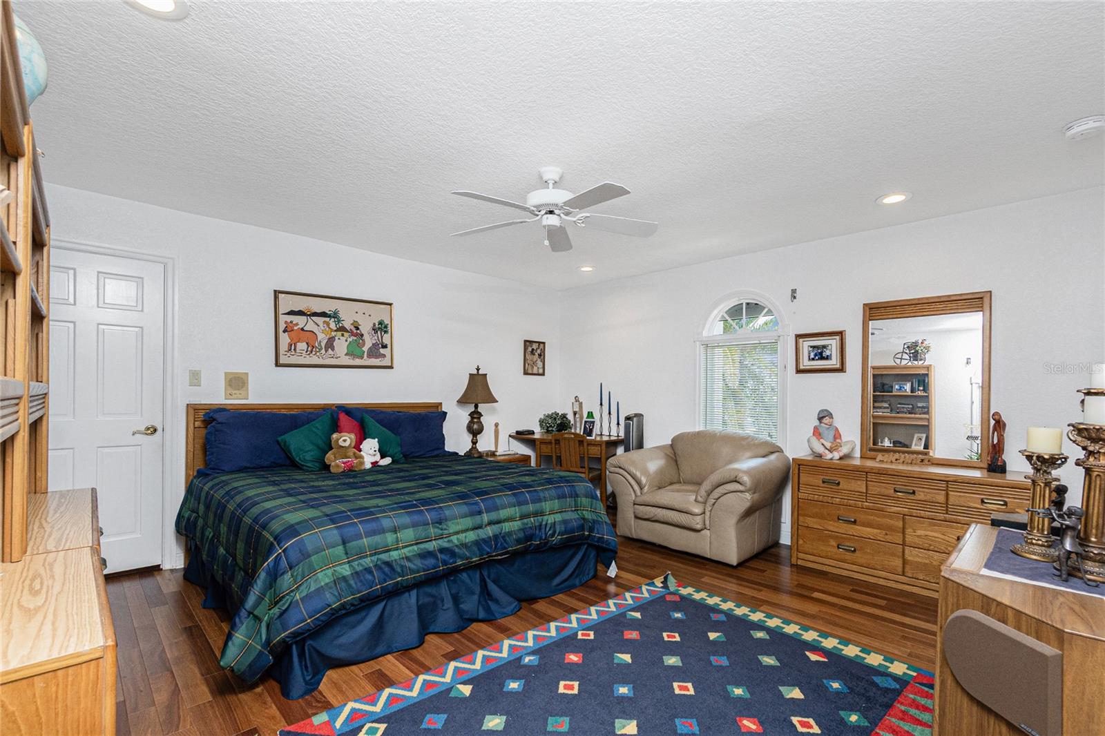 Image 44 of 100 For 202 George Road Se