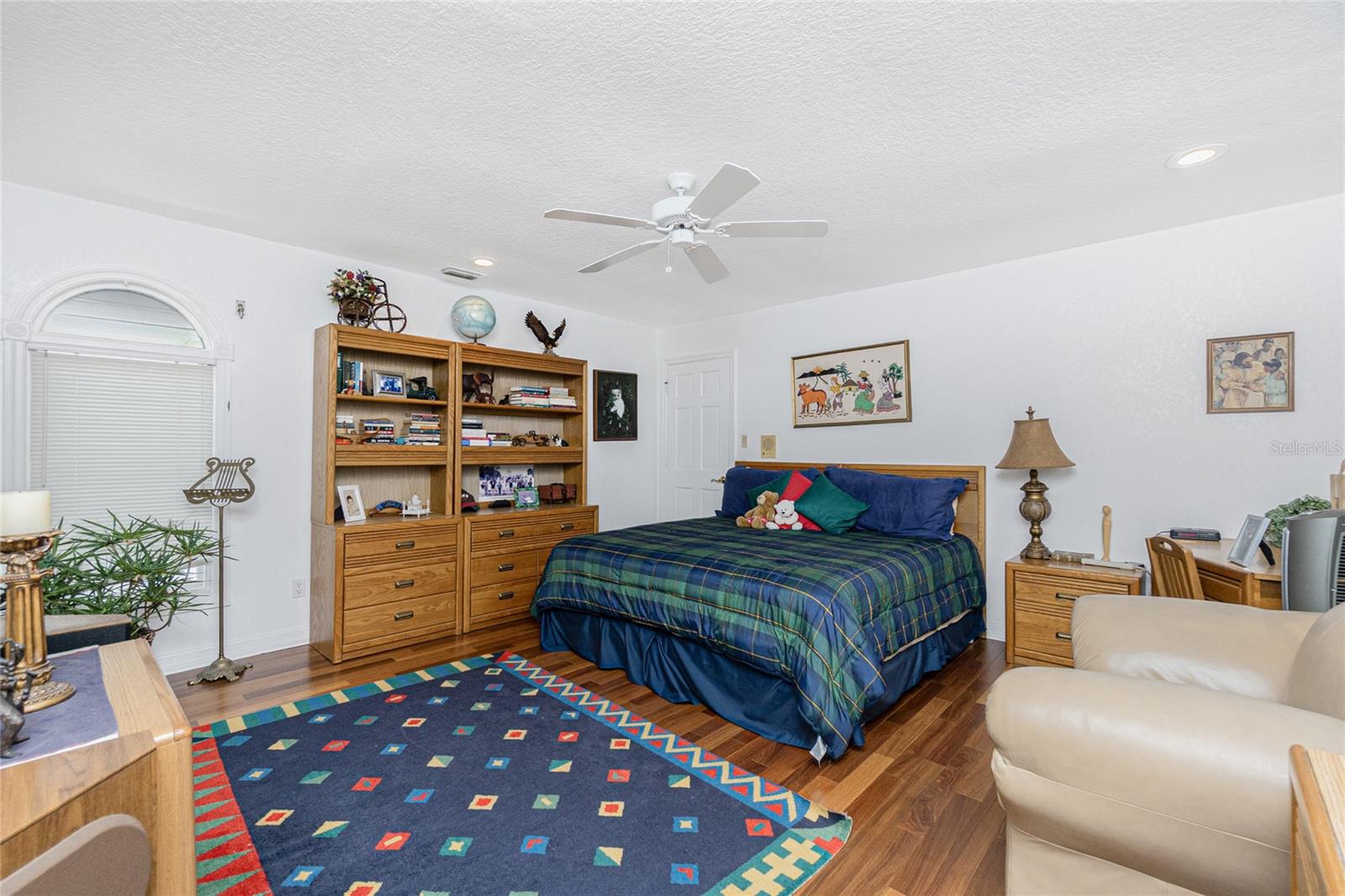 Image 45 of 100 For 202 George Road Se