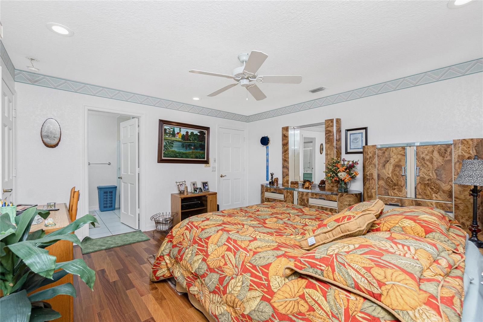 Image 51 of 100 For 202 George Road Se