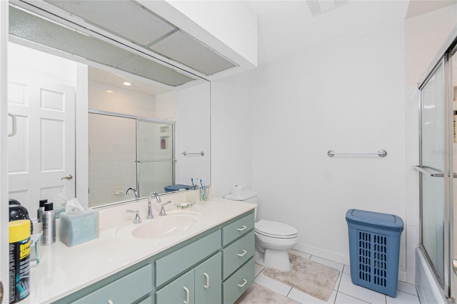 Image 52 of 100 For 202 George Road Se