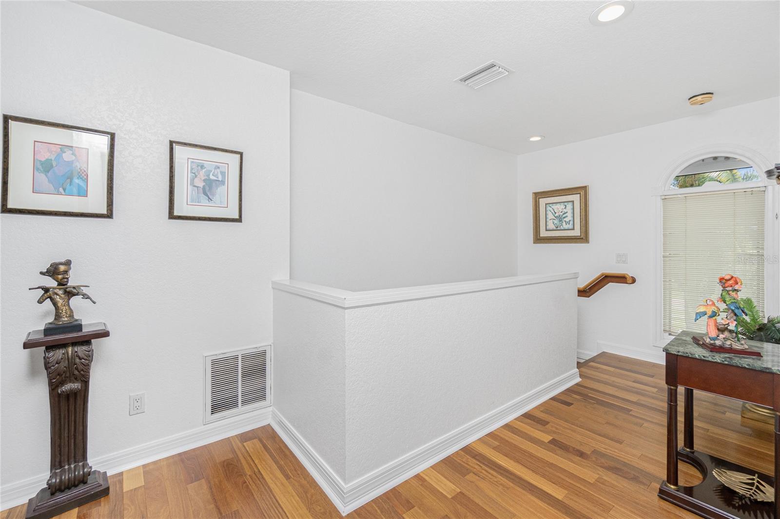 Image 55 of 100 For 202 George Road Se