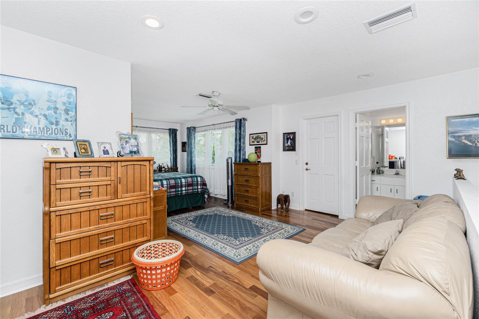 Image 58 of 100 For 202 George Road Se