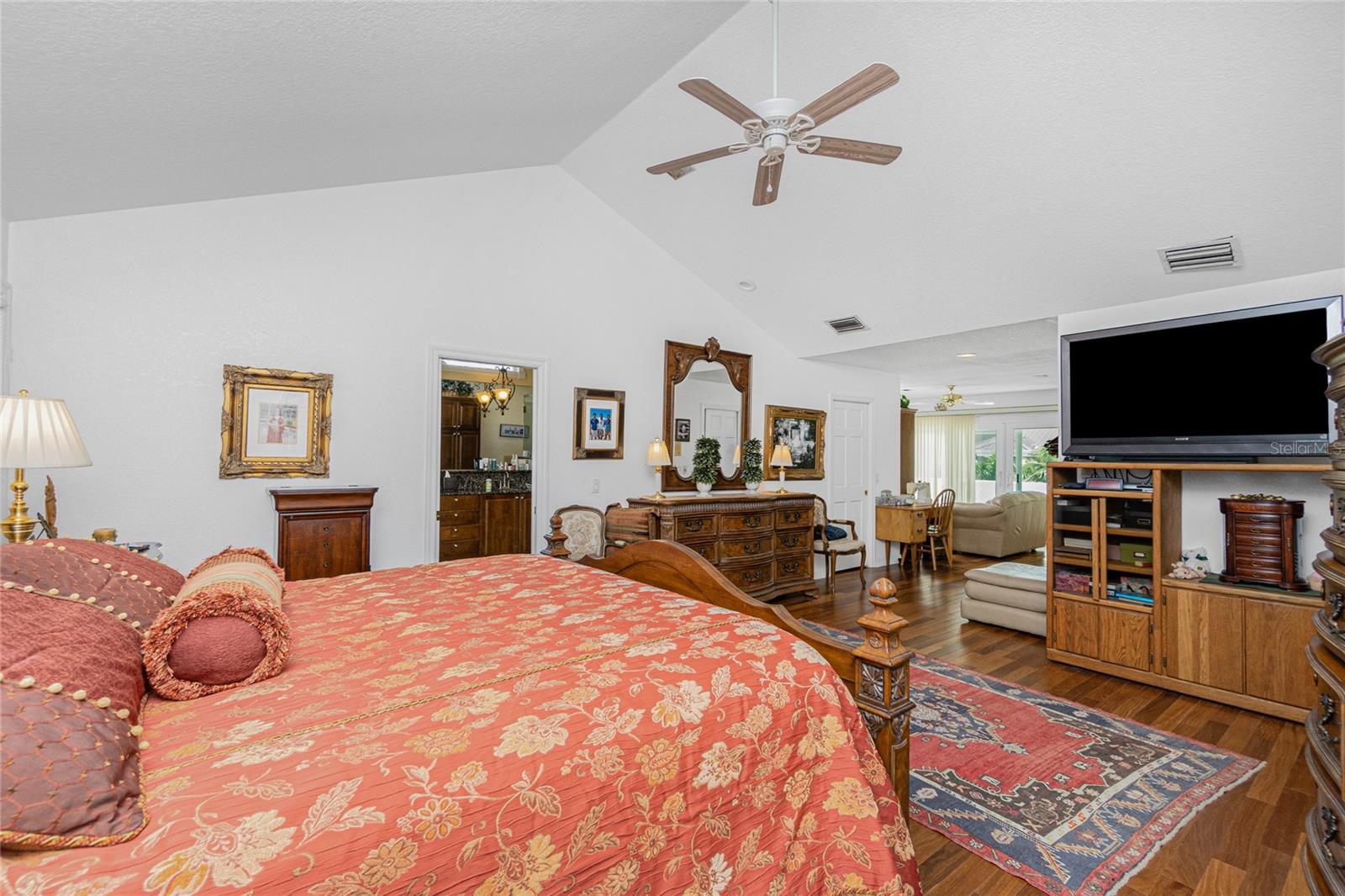 Image 70 of 100 For 202 George Road Se