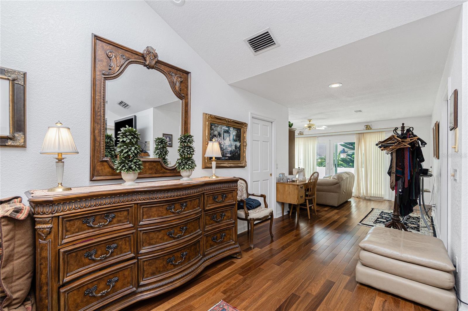 Image 71 of 100 For 202 George Road Se