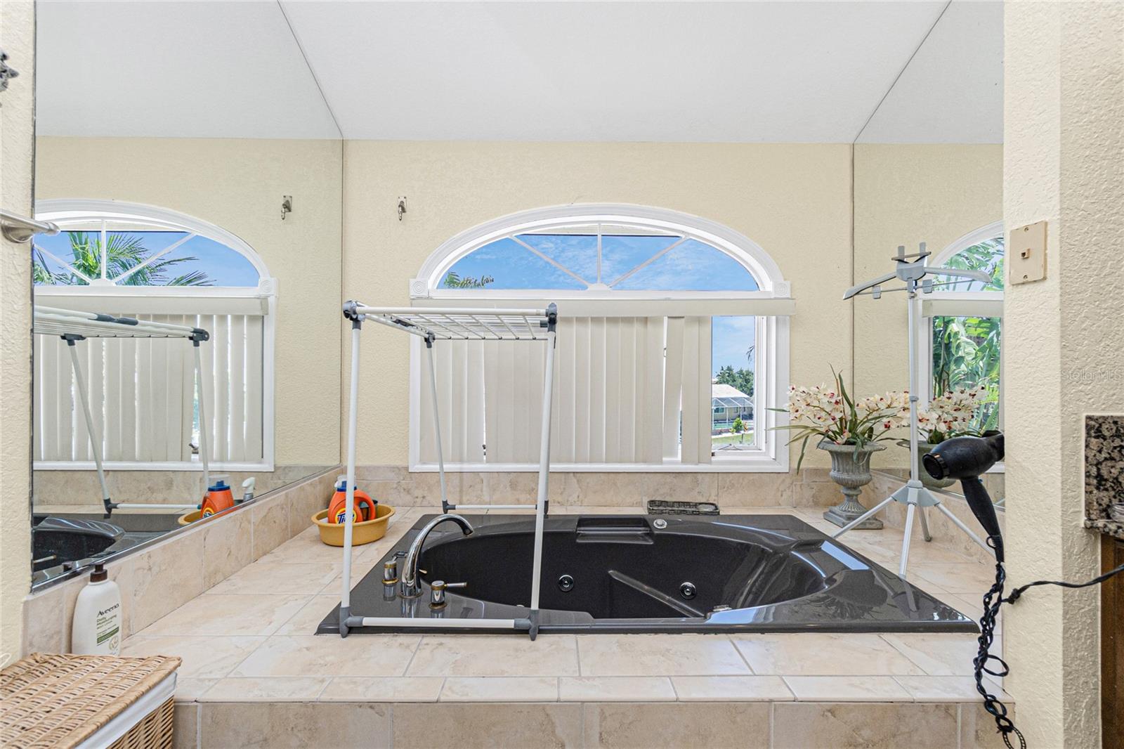 Image 73 of 100 For 202 George Road Se